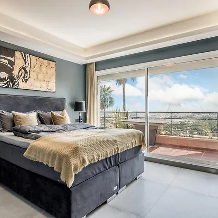 Amazing Luxury Penthouse Apartment *